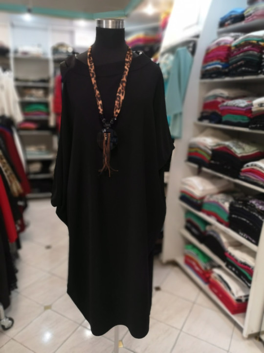 Črna obleka Favori